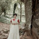Shruthi Rajanikanth Instagram - Onam 🌾❤️ 📸 @athuldev._ Mua @nobles_makeover Costume @elize_designs Ornaments @alameen_fashion_jewels Styled @styledbysavu Edits @the_______survivor Hill Palace Museum