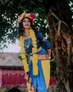 Shruthi Rajanikanth Instagram - ശ്രീകൃഷ്ണ ജയന്തി ആശംസകൾ ✨✨
📸 @___jithi___ 
Mua @magnificentmakeupstudio @lekharejanikanth