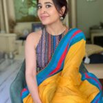 Shweta Tripathi Instagram - Waiting for you to give me a caption for this post @_slowcheeta_ 🙃 #SustainableSundari