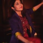 Shweta Tripathi Instagram - Kabhi grace kabhi fall 😎🤓 Wearing: @labelraasa @goldenwindow 📸 @pasta_badam Styled by @purplerhapsody Beauty @krisann.figueiredo.mua Mane @makeupbyvirja Style team: @monica_nim