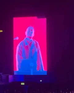 Sid Sriram Instagram - LONDON//
I took a couple days to process what we did last week at Wembley Arena. (if you were there, comment here with your fav moments) 
I grew up dreaming about performing in front of thousands and thousands of people, all singing together.
I’ve had moments where I’ve thought this pursuit is tied in with ego, but a dope conversation I had with someone recently beautifully reminded me that the core of this pursuit is an act of pure love: surrendering, being a vessel with music being the magically unstoppable force of nature, healing. London, I still can’t fully put into words all the feelings y’all inspired when we sent up beams of deeeeep love into the universe 10,000 people strong, but one that def comes to mind is gratitude.
What made this show feel especially magical for me was how it truly represented a coming together of all aspects of what makes me me; y’all had the room glowing when we performed Do the Dance, sang your hearts out to songs like Tharame and Kannana Kanne, lost your minds when the low end dropped on the Kannalane remix, and rocked out to songs like Inkem Inkem, Thalli Pogathey and Samajavaragamana.
Shout out my brothers @tapassnaresh, @sanjeevtmusic, @ramkuu, @hashbass, @theorganboy, @evanguymandude, @nikhilvpai, @vjkaycee, @soheldantes, @vinod_ld. 3 hours non-stop, all fire no skips at all, no fluff just a group of guys having the time of their lives playing music, going hard. Shout out everyone involved in making this show possible
London, thank you for making my first trip to the UK nothing short of legendary. I’ve been seeing all the messages and i’m humbled. I’ll be back soon
1. Y’all killing it singing Tharame 🌊🌊🌊 
2. Opening of the show, I had to take a moment to take it all in
3. Y’all singing Kannana Kanne beautifully (stage perspective)
4. Arena glowing during Do the Dance
5. Inkem Inkem
6. Kannalane remix 🌊🌊🌊 brothers @tapassnaresh @ramkuu @vjkaycee @vinod_ld goin crazy!!
7. Premiering The Hard Way at Wembley in front of 10k ppl
8. Nee Singam Dhaan
9. Y’all singing Kannana Kanne beautifully (audience perspective)
10. Oru Deivam Thantha Poove
All love, no hate