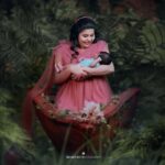 Sneha Sreekumar Instagram – ❤️ mine❤️❤️
📷 @bharitha_photography
Mua @makeupbyanil
Costume @merins__boutique

#lifeofamom #newbornphotography #babyboy #marimayam #mandothari #chakkappazham