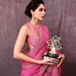 Sobhita Dhulipala Instagram - ‘Versatile actor of the year’ This really is a win for female characters written with depth and dimension. Characters like Tara that are so full of life and charge. ❤️ Inspired. Grateful. Beaming. Thank you for making a special year, special-er! @globalspaindia . Saree : @toraniofficial Jewels : @orrajewellery Photographs : @mourya Hair and makeup : @shraddhamishra8 Style : @beezsharma