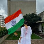 Sonnalli Seygall Instagram - Har Ghar Tiranga 🇮🇳 Dil mein India ❤️ स्वतंत्र दिवस की शुभ कामनाएँ #happyindependenceday🇮🇳