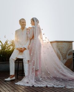 Sonnalli Seygall Instagram - 🩷🧿

Photograph: @the_wedding_files