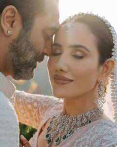 Sonnalli Seygall Instagram - 🩷🧿

Photograph: @the_wedding_files