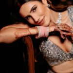Sonnalli Seygall Instagram - Let’s make this a series ✨ Last pic my fav, for obvious reasons! 🥹 Lehenga @manishmalhotra05 @manishmalhotraworld Jewellery @varunadjani Chooda @raabtabyrahul Mehendi @veenanagda MUH @eshaasikka Stylist @trishadjani Photograph @the_wedding_files Location @gallopsmumbai #memories #throwback #weddingmemories