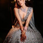 Sonnalli Seygall Instagram - Let’s make this a series ✨ Last pic my fav, for obvious reasons! 🥹 Lehenga @manishmalhotra05 @manishmalhotraworld Jewellery @varunadjani Chooda @raabtabyrahul Mehendi @veenanagda MUH @eshaasikka Stylist @trishadjani Photograph @the_wedding_files Location @gallopsmumbai #memories #throwback #weddingmemories