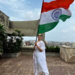 Sonnalli Seygall Instagram - Har Ghar Tiranga 🇮🇳 Dil mein India ❤️ स्वतंत्र दिवस की शुभ कामनाएँ #happyindependenceday🇮🇳