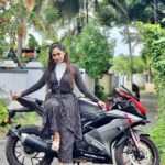 Sreethu Krishnan Instagram - 👁️‍🗨️✨.. Wearing @varnikacollections7 📸 @a_rjun_a__ #sreethukrishnan #photoshoot #designer #bike #r15 #kerala