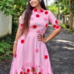 Sreethu Krishnan Instagram - Happy vibes today 🌸🌈✨… Wearing @varnikacollections7 💖❤️ 📸 @a_rjun_a__ 🌝 #sreethukrishnan