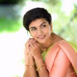 Sridevi Ashok Instagram – Loved this voice Keerthana Vijay ❤️
Wearing saree from @lfab_creations , Check out @lfab_creations 

Hairdo : @raniindind 
Video : @p2click.in 

#srideviashok #fashionblogger #fashionstyle #fashion #fashionistastyle #fashionismyprofession #trendingreels #trendingoninstagram #styleinspiration