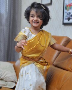 Sridevi Ashok Instagram - This is our Onam photoshoot.
@sitara_chintala you are soo grown up and looking damn cute.. 

We wish you all a Happy Onam 🫶❤️ 

Photography : @ashok_chintala 

#srideviashok #onamphotoshoot #onam #onam2023 #modelshoot #chennaiinfluencer #fashionblogger #fashionable #mommyblogger #chennaimommyblogger
