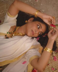 Srinda Instagram - Hope y'all had a wonderful time with your loved ones! ♥️🥳

POV of me after two glasses of heavenly adapradhaman! 🤩 
#sugarhigh #payasamhigh