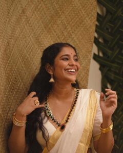 Srinda Instagram - ഓണം പൊന്നോണം ✨♥️

Jewellers @kalyanjewellers_official 
📸 @parvathy.prasad_ 
HairMakeup @amal_ajithkumar