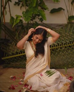 Srinda Instagram - ഓണം പൊന്നോണം ✨♥️

Jewellers @kalyanjewellers_official 
📸 @parvathy.prasad_ 
HairMakeup @amal_ajithkumar