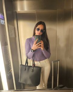 Srinidhi Ramesh Shetty Instagram - So it's a tiny tidy tuesday n while decluttering, I found some random mirror selfies in my gallery🙈 I wonder why was I clicking them though😅🤷🏻‍♀️ 

Are you one of those ppl too who click pictures but never upload or share anything anywhere🤭🤷🏻‍♀️

PS : The last pic, it's just me being the happiest😅🐒