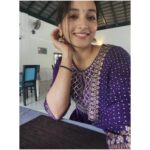 Srinidhi Ramesh Shetty Instagram - That's my 'waiting for the food' face 🫡🍛🪻