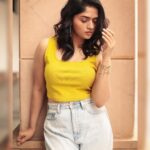 Sunaina Instagram - 🌤️ 📸 @the.portrait.culture @sat_narain @shotsbyuv Styled by @mehndi_jashnani #MJstyling MUA @zuci_hairnmakeup Chennai, India