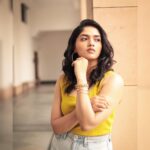 Sunaina Instagram - 🌤️ 📸 @the.portrait.culture @sat_narain @shotsbyuv Styled by @mehndi_jashnani #MJstyling MUA @zuci_hairnmakeup Chennai, India