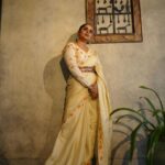 Surabhi Lakshmi Instagram - A saree can convert a girl next door into an artist’s muse! Beautiful saree from :@turmerikofficial @nivethithasanjay Styling: @rashmimuraleedharan Hair&makeup: @amal_ajithkumar Photography: @merin__georg