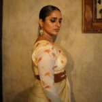 Surabhi Lakshmi Instagram - A saree can convert a girl next door into an artist’s muse! Beautiful saree from :@turmerikofficial @nivethithasanjay Styling: @rashmimuraleedharan Hair&makeup: @amal_ajithkumar Photography: @merin__georg
