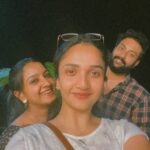 Surabhi Santosh Instagram - My peeps❣️ 5 years and counting 🥰 #MemorableNight #kovalam #catchingup #friends #happytimes #kovalamnights