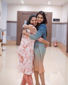 Tanvi Ram Instagram - 2018 family♥️

@sudheesh_actor 
@gilujoseph 

Photographer - @unnisurendran 
Attire - @western_lady_ 
MUA - Meeeeeeee😁

#2018everyoneisahero