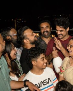 Tanvi Ram Instagram - ♥️

@koshyvinitha 
@nileen_sandra 
@tovinothomas 
@kunchacks 
@chaman.chakko 
@akhilarakkal 
@just._.eee 

Attire - @western_lady_ 
#2018everyoneisahero #celebrations