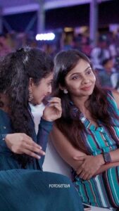 Tanvi Ram Instagram - Graceful 💫
@tanviram @arsha_baiju 
.
.
🎥: @swaragchikku @fotosettan 
.
.
.
#tanviram #arshabaiju #mukundanunniassociates #vineethsreenivasan #kochi #movies #silverscreen #actress #reelitfeelit #viralreels #goodvibes