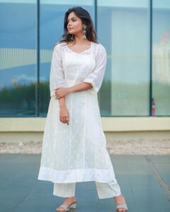 Tanvi Ram Instagram - White series!🕊️

Photographer - @pranavraaaj 
Attire - @kalaakaari 
MUA - @elsamma_johnson_