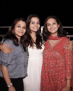 Tanvi Ram Instagram - ♥️

@koshyvinitha 
@nileen_sandra 
@tovinothomas 
@kunchacks 
@chaman.chakko 
@akhilarakkal 
@just._.eee 

Attire - @western_lady_ 
#2018everyoneisahero #celebrations