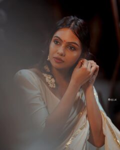 Tanvi Ram Instagram - Onam🌸

Camera - @rijil_kl 
Attire - @house_of_shalabam 
MUA - @sreegeshvasan_makeupartist 
Jewellery - @parakkat_jewels 
@elsamma_johnson_ 
@_anjalianil.__ 
Location - @palissery_heritage_home Special thanks to @imjoboyaugustine