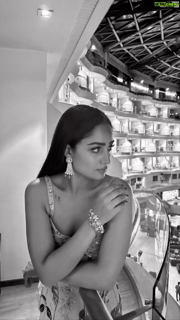 Tridha Choudhury Instagram - “When two people decide to never give up on each other, half of the battle is already won” 🪬♾️ Jewellery @aashirwad.jewels 🪬 #polkijewellery #diamondintherough #diamondsareforever #finejewels #finejewellery