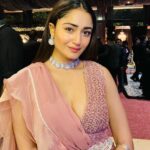 Tridha Choudhury Instagram - The Lyrics 🌸 #currentmood #trendingsong #indianweddingbuzz #indianweddingseason