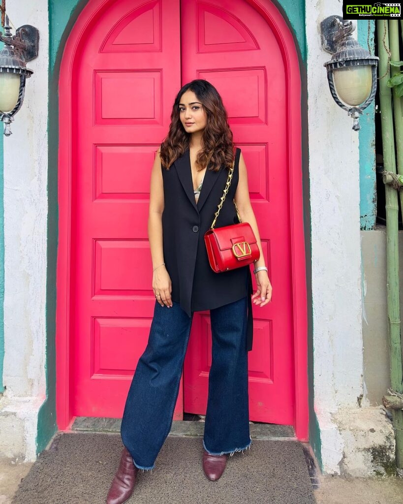 Tridha Choudhury Instagram - Painting the Town Red 🚀 #stylewithtridha #valentinorossi #sundaybrunch #sundaybrunchday