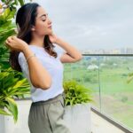 Tridha Choudhury Instagram - Just a Happy Triddy🪬 The Fresh breeze made me super happy today … what about you ? Leave your comments 🪬 #travelwithtridha #mindfulliving #wellnessthatworks Mumbai - The City of Dreams