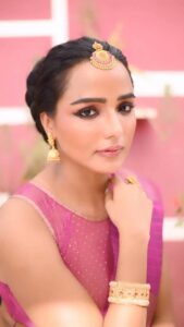Tuhina Das Instagram - Nothing, I just like the #song 🎵💕

#sunday #reelsinstagram #reelitfeelit #tuhinadas #saree #trending #love #sareelove #pink#sundaymood☀️ 
@clickbuzzabir 📸
Shoot for @aajkaal.in 
Saree @lalia_sanskriti 
@makeupartist_bhaskarbiswas 💄