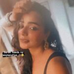 Tuhina Das Instagram - #saree gurl💣💁🏻‍♀️💕 #saree #friday #weekend #reelsindia #reelsinstagram #ottd #tuhinadas #sareeswag #trending#sareelove Mumbai, Maharashtra