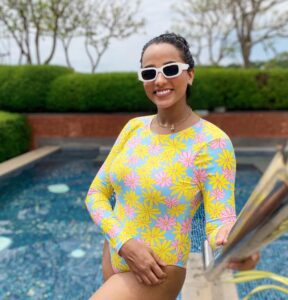 Tuhina Das Instagram - When I am not working, you’ll always find me near a pool or #thebeach 🫠🤗🥹🥰🏝️🏊‍♀️

#tuhinadas #beachbum #throwback #wednesday #picoftheday#swimwear
