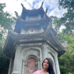 Ulka Gupta Instagram – 🗻💕✨ 
The pink top – denim shorts look is brought to by 😛 my exclusive stylist @malvikasharmaofficial 🤪
 #marblemountain #danang #vietnam