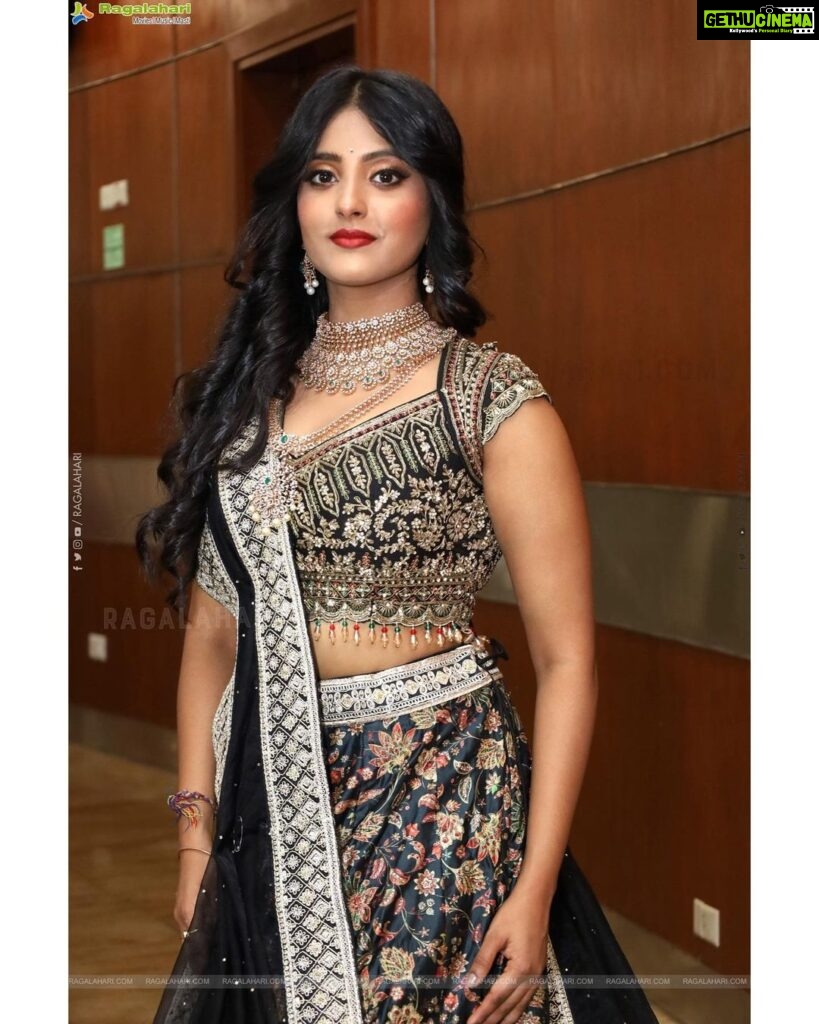 Ulka Gupta Instagram - Flaunting Inner Elegance @neerusindia ✨ @avnish003 Styled by @navneeth_bhansali 💕 #lehenga #weddingfashion Novotel Hyderabad Convention Centre