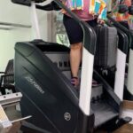 Vidyulekha Raman Instagram - Yes, I’m training for my next holiday 😂💪🏼✈️ #funny #comedy #gym #training #gymmotivation #holiday #vacation #travel #airport #feelkaroreelkaro #emirates #airline #vacationmode #reelsindia #fitnessmotivation #fitness