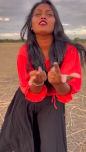 Vishnu Priya Instagram - 😉just try it…coz it’s trending…
#rajinikanth sir  #songs #trendingreels #reelstamil