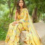 Vithika Sheru Instagram - 💛 Pc - @pixelaffinityphotography Saree - @madhoosclassic8 Earrings - @pretty.jewelbox