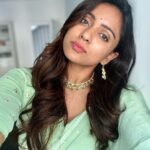 Vithika Sheru Instagram - Langa Voni ❤️ Outfit - @jahnavireddylabel Jewellery - @alluringaccessories.a2 Bangles - @pretty.jewelbox