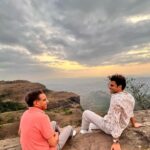 Vivek Dahiya Instagram - Thank you for always being my compass and source of strength. Happy Fathers Day, papa. @crdahiya ❤️❤️ to @divyankatripathidahiya for these awesome pictures