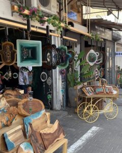 Yogita Bihani Instagram - Life is short, take that trip 🛴💙

#Travel #Israel #telaviv #fleamarket #goodfoodgoodmood