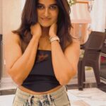 Aadhirai Soundarajan Instagram - Girl, you got my heart breaking Girl, there aint no faking Girl, it’s you that I need Girl, oh yes indeed Girl, as time flies by Girl, this aint no lie Girl, if you feeling my pain Uh… Then let me explain🤍 #aadhiraisoundararajan #newhair #newlook #haircut #newhaircut #hairstyle #hair #hairtransformation #newhairnewyou #hairgoals #fashion #fashionstyle #fashionmodel #fashionista #instagood #instadaily #instafashion #girl #walk #walklikeus #slowmotion #slowfashion #style #love #reelitfeelit #instalike #haircolor Chennai, India