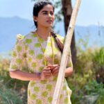 Aadhirai Soundarajan Instagram - #theyamunacloset This is one of my favourite collections of Yamuna’s Closet❣️ This casual kurti designed with puff sleeve and closed V-neck. The Floral print is the highlight, I love Floral Patterns and I found this page @dhita.in_ This page is known for Floral Cotton Kurtis. That too they are from my home town Tirupur. I’m super happy about it. I guarantee that you will definitely love the collections and the quality of their outfits. So, go check it out!! Cotton Kurti from : @dhita.in_ #aadhiraisoundararajan #mahanadhi #mahanati #mahanadhiserial #vijaytv #vijaytelevision #vijayrvserials #tamil #tamilactress #tamilserialactress #actorslife #kollywoodactress #traditional #culture #thaali #love #life #happiness #girl #cute #pride Kodaikkanal